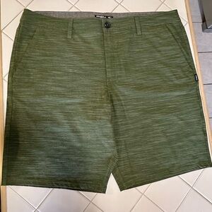 O’Neil HYPERDRY Hybrid Olive Green Flat Front Shorts size 38